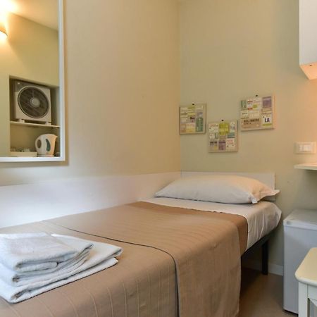 Small Single Room Rome Buitenkant foto
